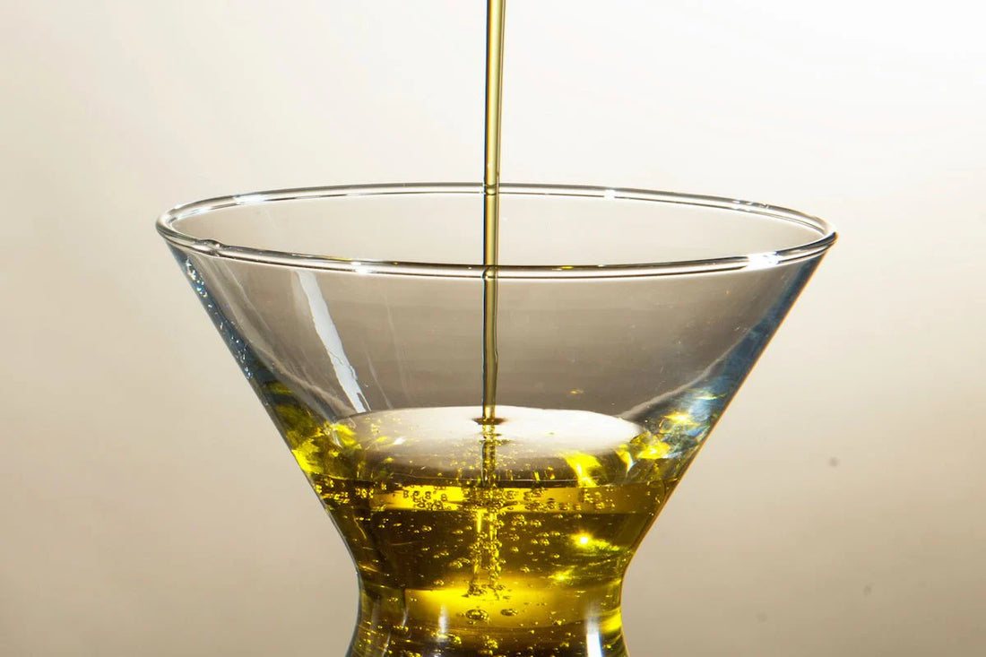 The-Health-Benefits-of-Taking-Shots-of-Extra-Virgin-Olive-Oil-in-the-Morning-and-at-Night Carthago Oil